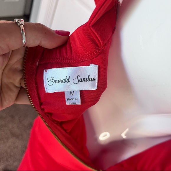 Long red evening gown - Picture 5 of 6